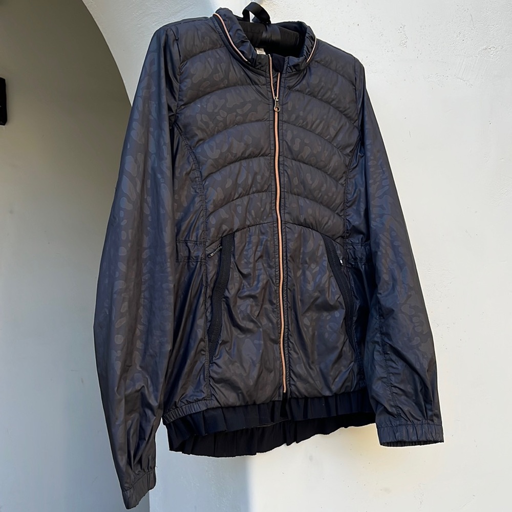 Lululemon down jacket size 6